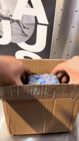 Original animated unboxing demonstration of the pixel block lamp